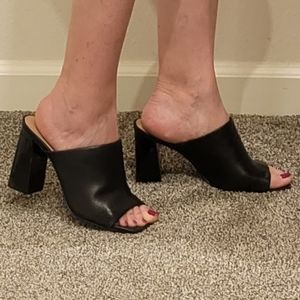 Steve Madden Black Leather Slides Size 8